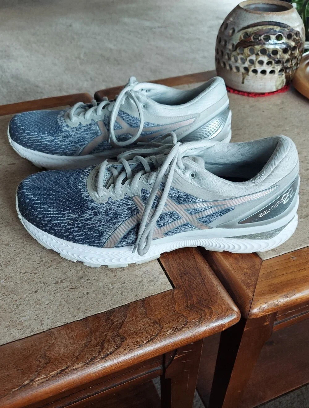 ASICS Gel Nimbus 22  Women's Size 12 Athletic Running Shoes